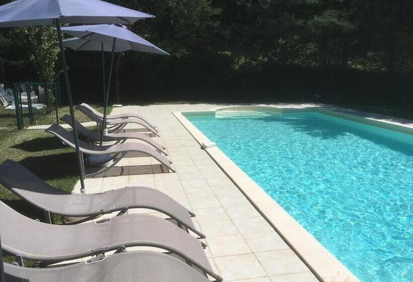 Casa 3 Dormitórios, Le Cuvier