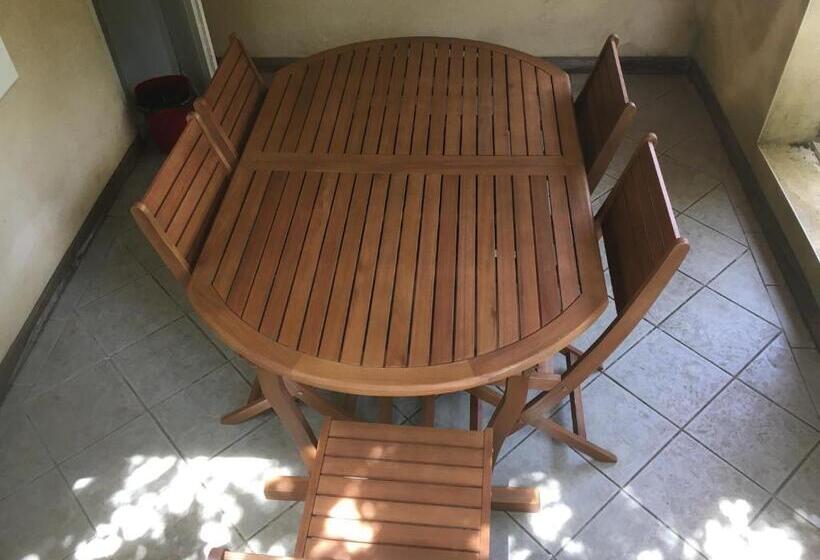 Casa 2 Dormitórios, Le Cuvier