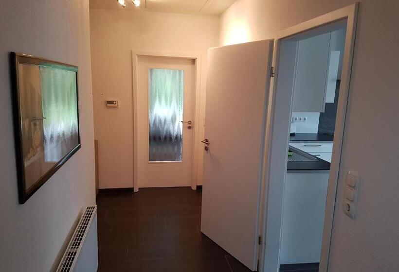 בית, 4 חדרי שינה, Monteurzimmer Jusy