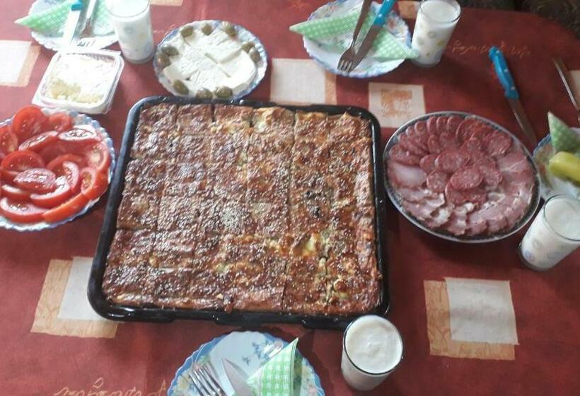 اتاق لوکس چهار تخته, Vila Vasojević