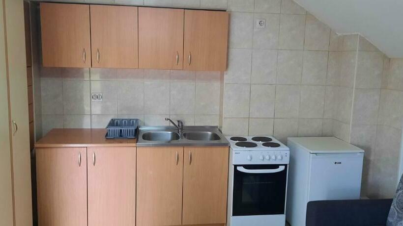 اتاق استاندارد چهار تخته, Vila Vasojević