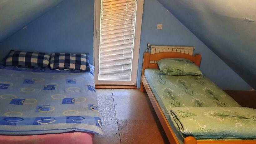 اتاق استاندارد چهار تخته, Vila Vasojević