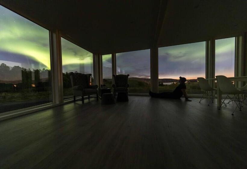 Enrumsvilla, Aurora Borealis Observatory