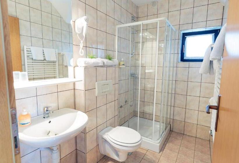 اتاق استاندارد با بالکن, župančičev Hram