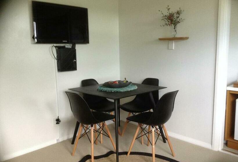 דירת חדר, Languor B&b