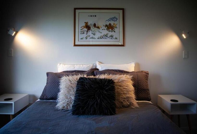 דירת חדר, Languor B&b