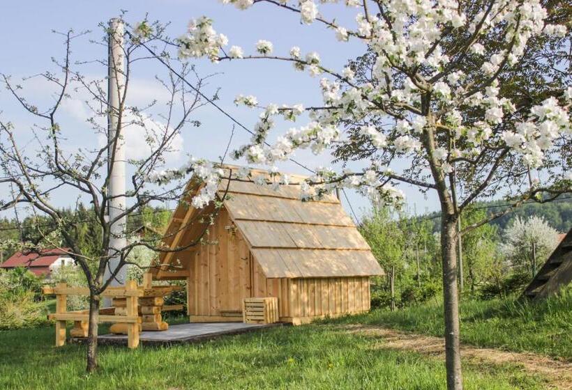 چادر با خدمات رفاهی لوکس, Bee House Maya