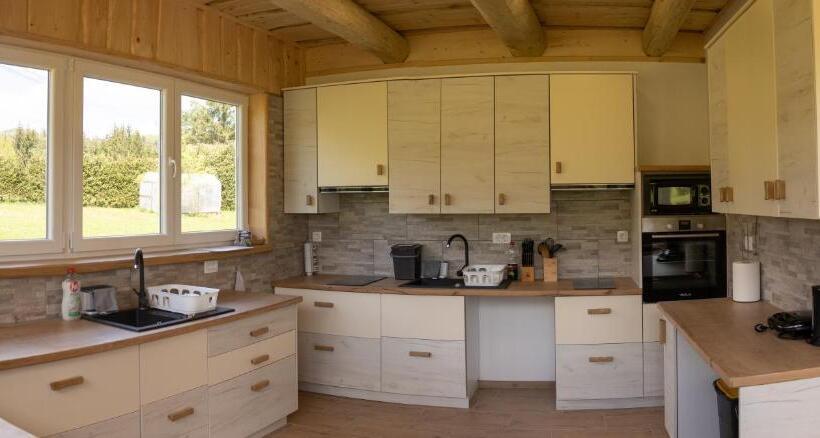 چادر با خدمات رفاهی لوکس, Bee House Maya