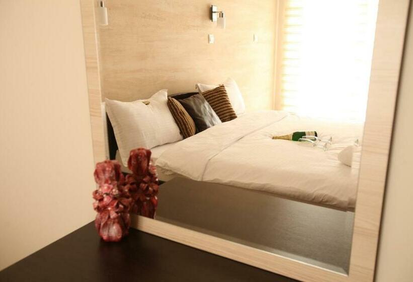 اتاق استاندارد با بالکن, Cuki Residence