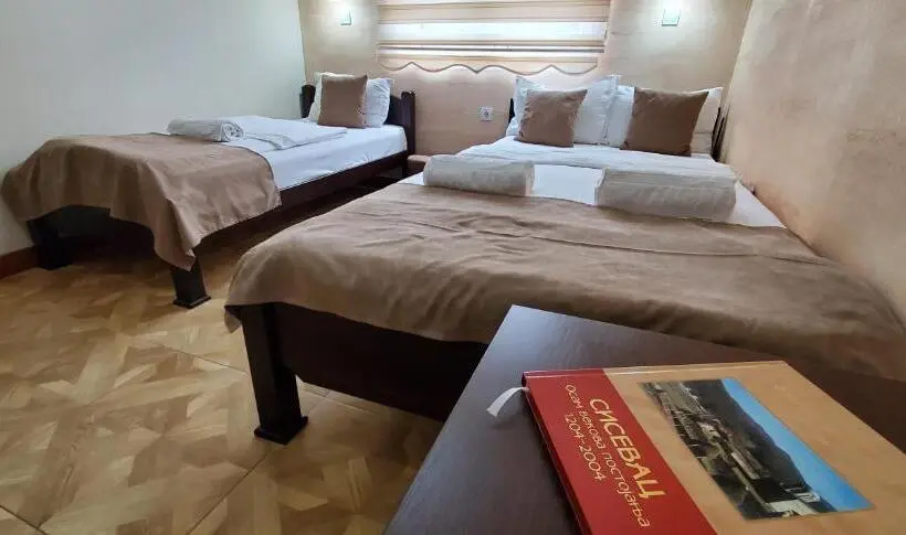 اتاق استاندارد سه نفره, Cuki Residence