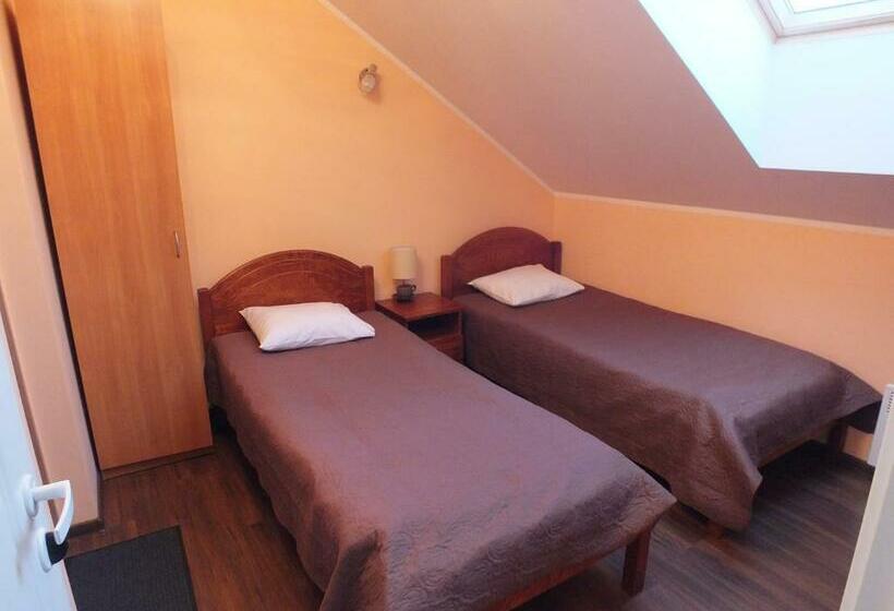 اتاق استاندارد, Tee Motell