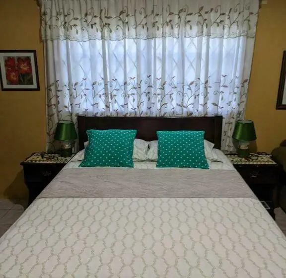 اتاق استاندارد, Ultimate Freedom Bed And Breakfast