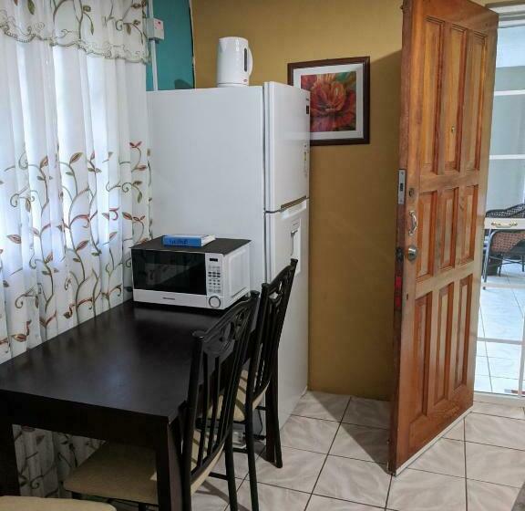 اتاق استاندارد, Ultimate Freedom Bed And Breakfast