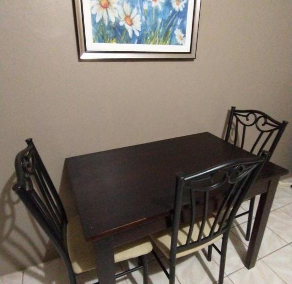 سوییت, Ultimate Freedom Bed And Breakfast