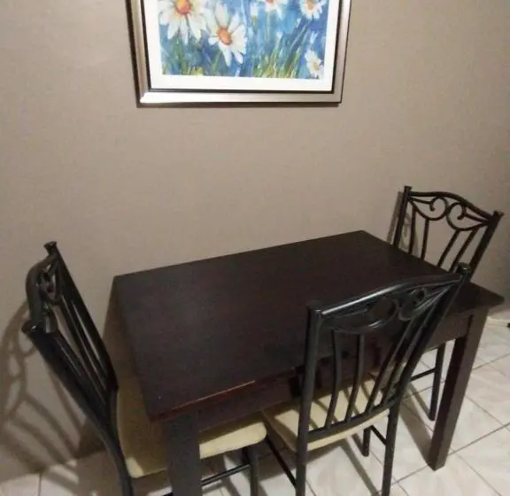 سوییت, Ultimate Freedom Bed And Breakfast