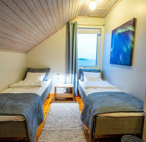 غرفة قياسية مطلّة علي البحر, Villa Ballstad