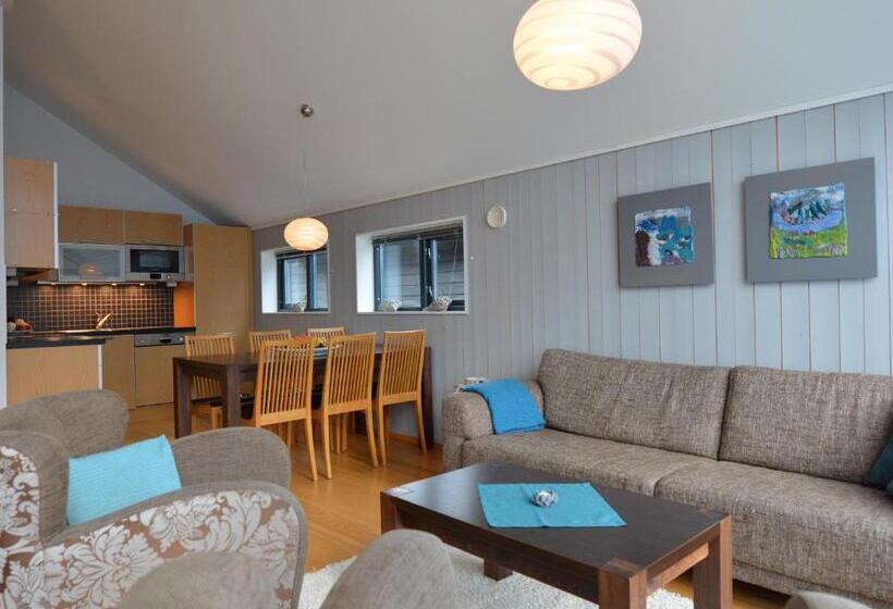 سوییت با چشم‌انداز دریا, Hamn I Senja