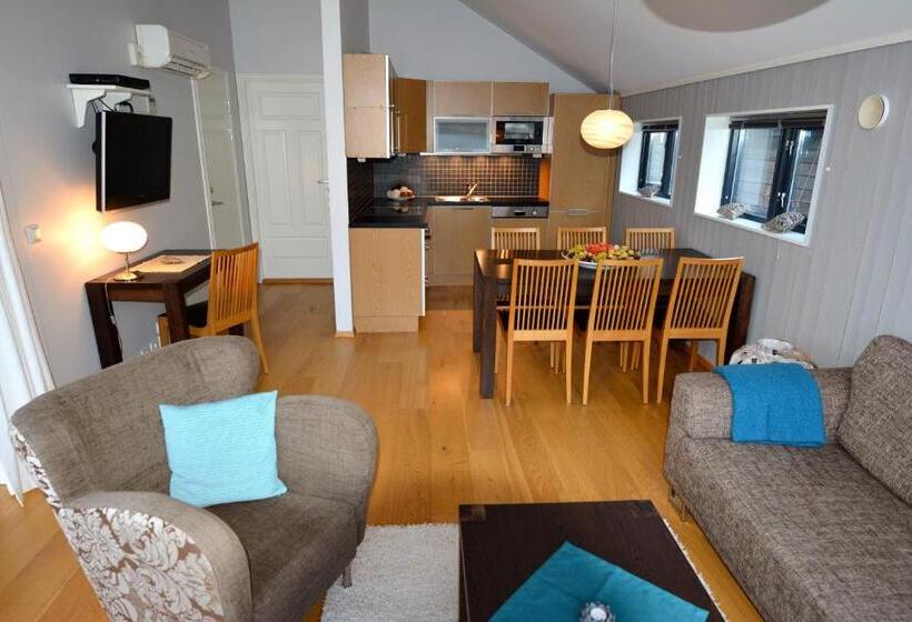 سوییت با چشم‌انداز دریا, Hamn I Senja