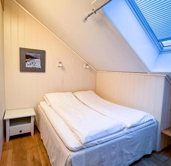 استودیوی استاندارد با چشم‌انداز دریا, Hamn I Senja