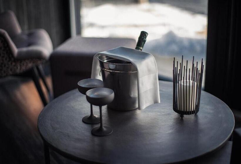 اتاق لوکس با چشم‌انداز دریا, Hamn I Senja