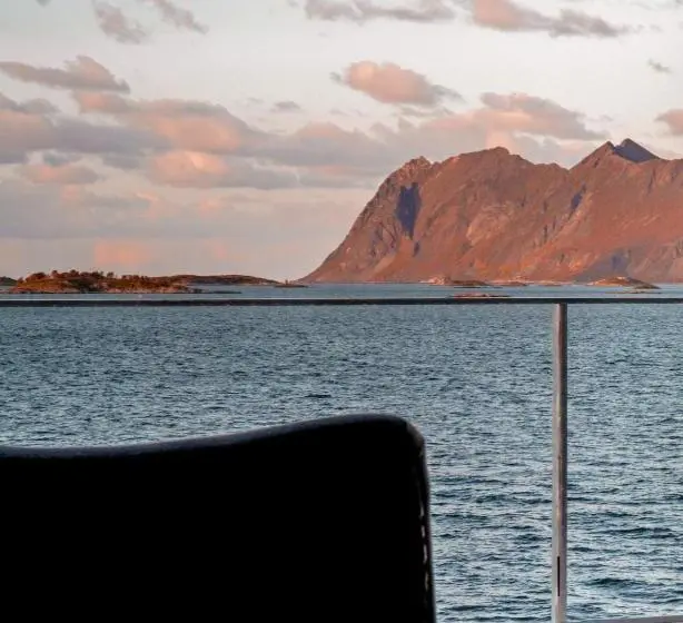 オーシャンビューデラックスルーム, Hamn I Senja