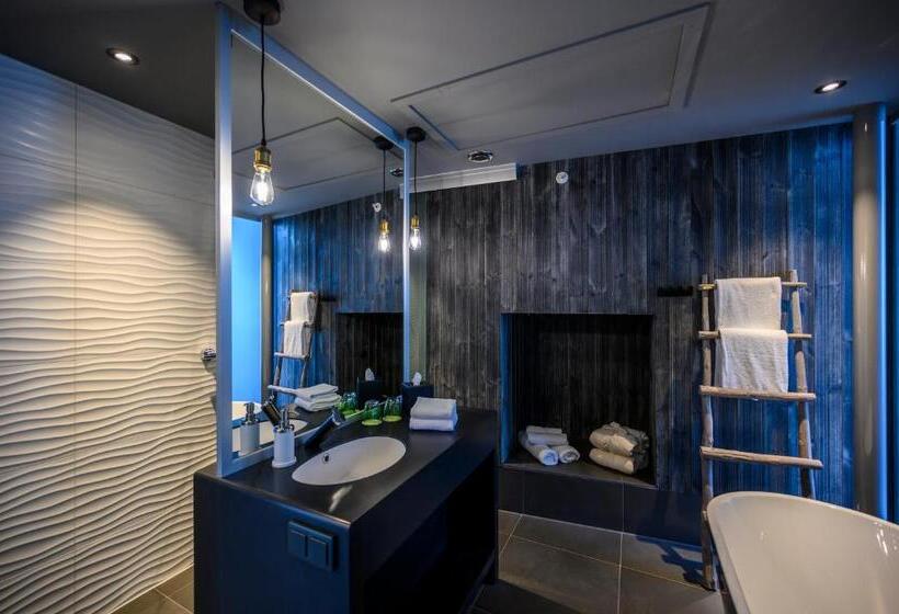 اتاق لوکس با چشم‌انداز دریا, Hamn I Senja