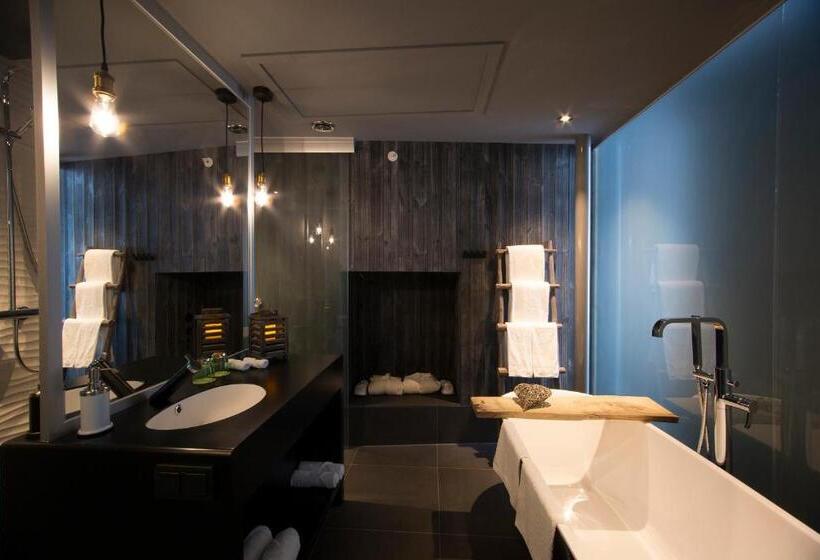 اتاق لوکس با چشم‌انداز دریا, Hamn I Senja