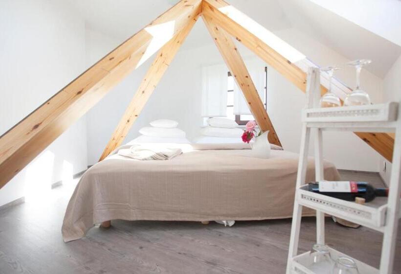 اتاق استاندارد, Luscher & Matiesen Muhu Winehouse