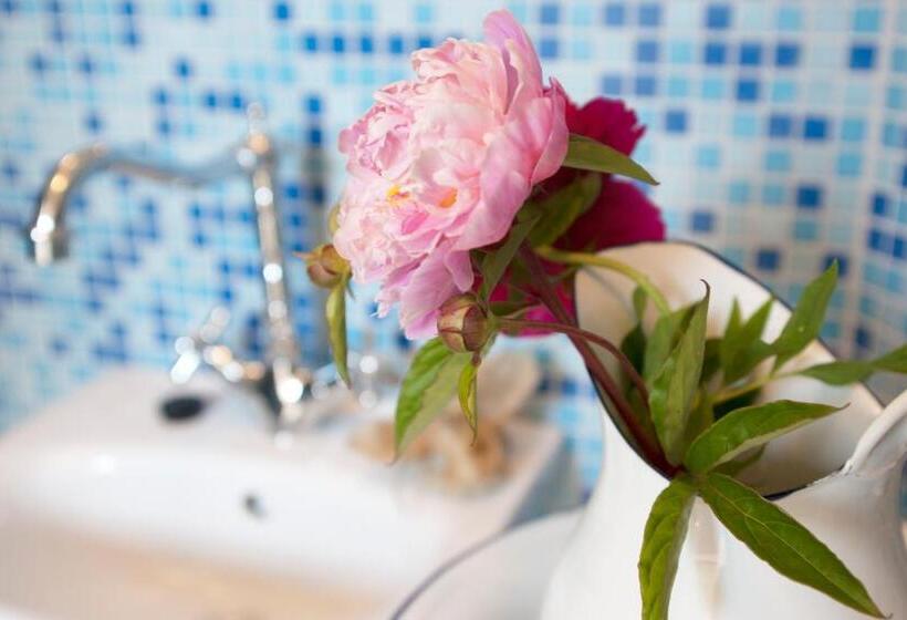 اتاق استاندارد, Luscher & Matiesen Muhu Winehouse