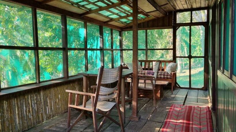 Бунгало Стандарт, Veragua River House