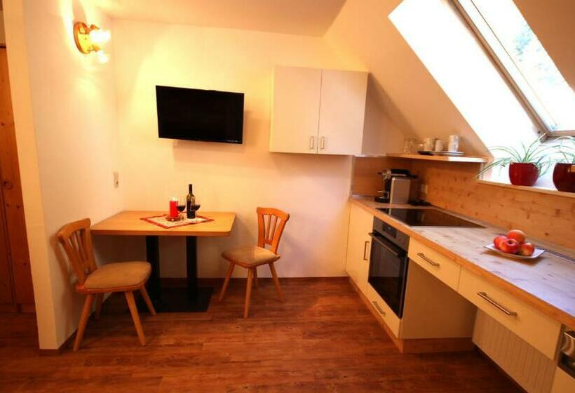 דירת חדר, Almdorf Tonnerhütte