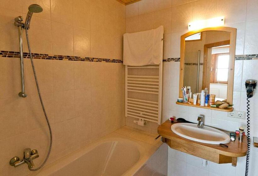 דירת חדר, Almdorf Tonnerhütte