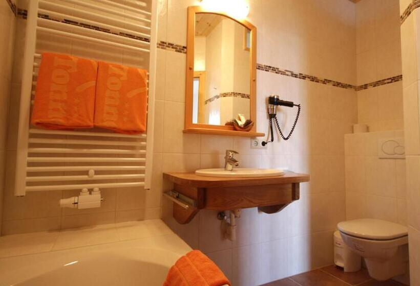 דירת חדר, Almdorf Tonnerhütte