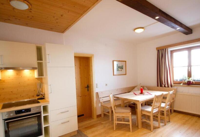 דירת חדר, Almdorf Tonnerhütte