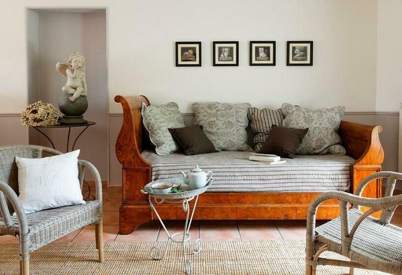 شقة غرفة واحدة, Domaine De Blanche Fleur