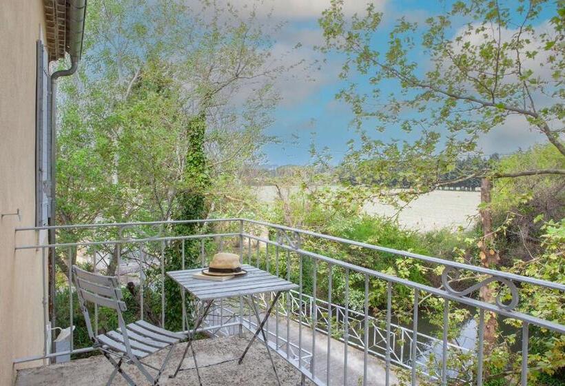 شقة غرفة واحدة, Domaine De Blanche Fleur