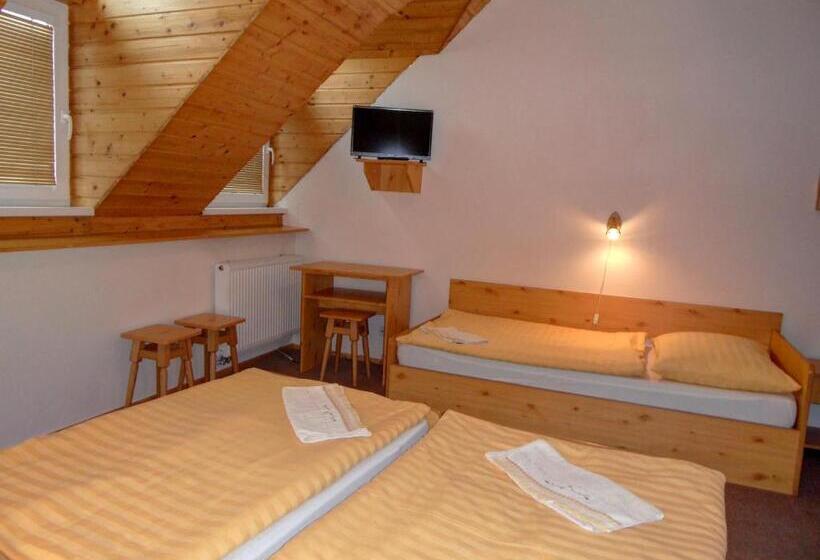 标准三人间, Penzión Antiqua Villa