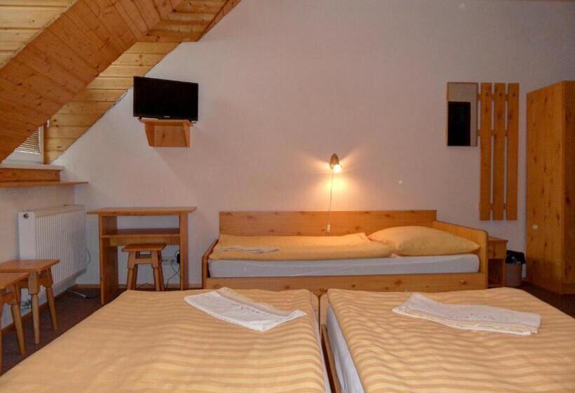 标准三人间, Penzión Antiqua Villa