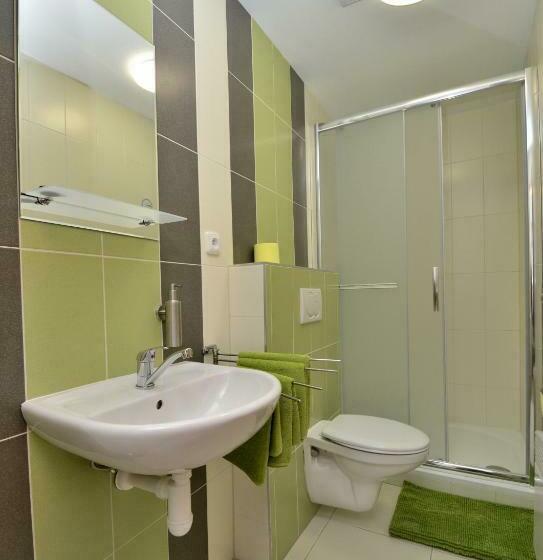 4인용 스탠다드 룸, Vinný Sklep U Műhlbergerů