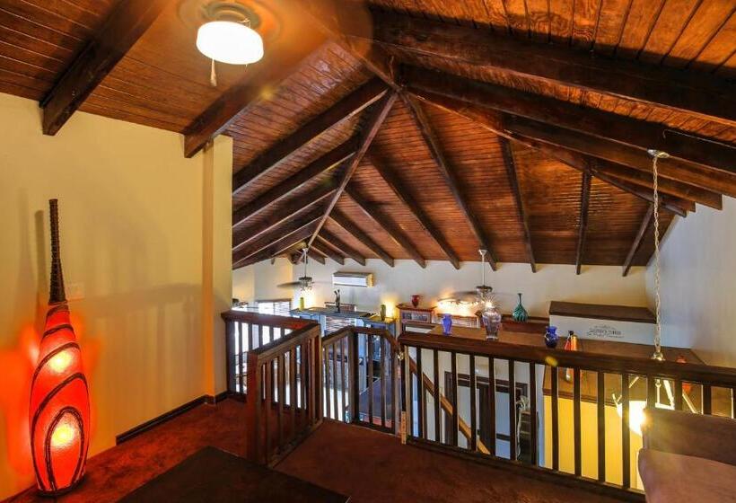 Вилла 3 Спальни, Neptune Villas