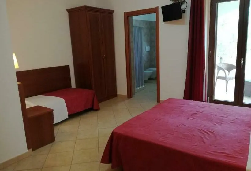 اتاق استاندارد سه نفره, Borgo Cerasa