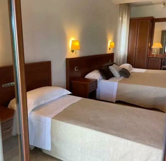 اتاق استاندارد چهار تخته, Borgo Cerasa