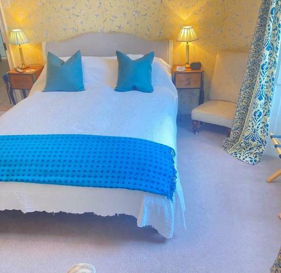 חדר סטנדרט, The Old Manse