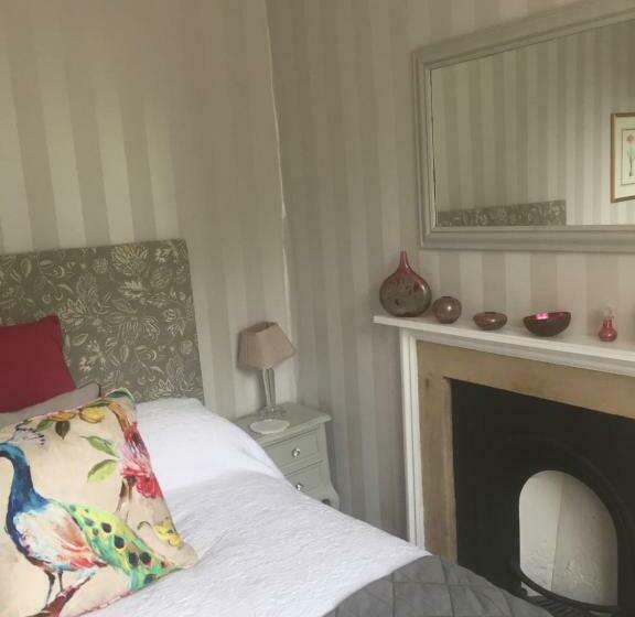 חדר סטנדרט, The Old Manse