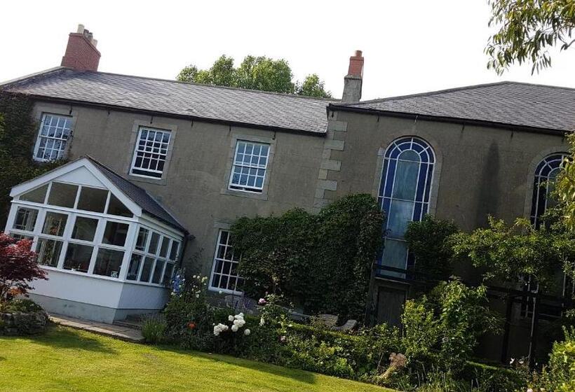 חדר סטנדרט, The Old Manse