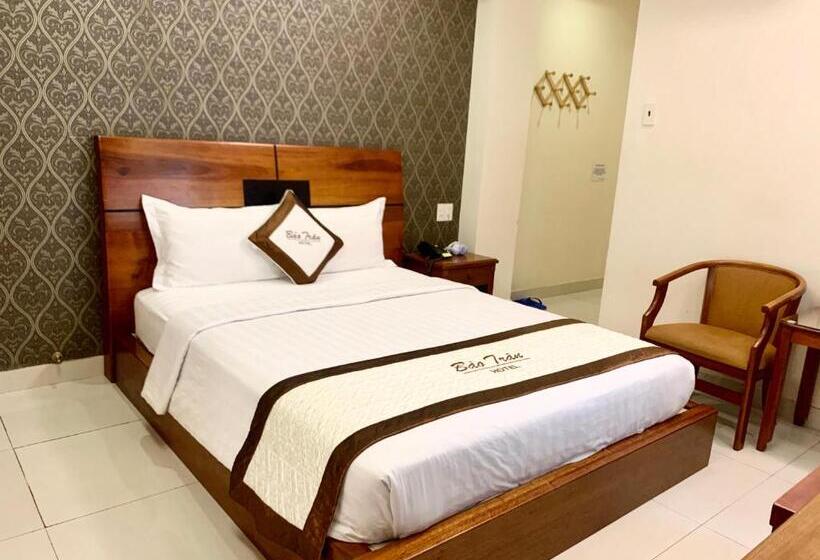 اتاق لوکس, Bao Tran