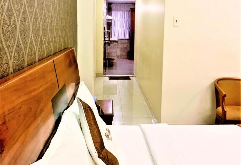 اتاق لوکس, Bao Tran