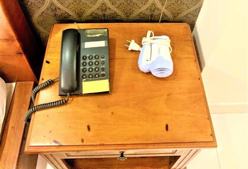 اتاق لوکس, Bao Tran