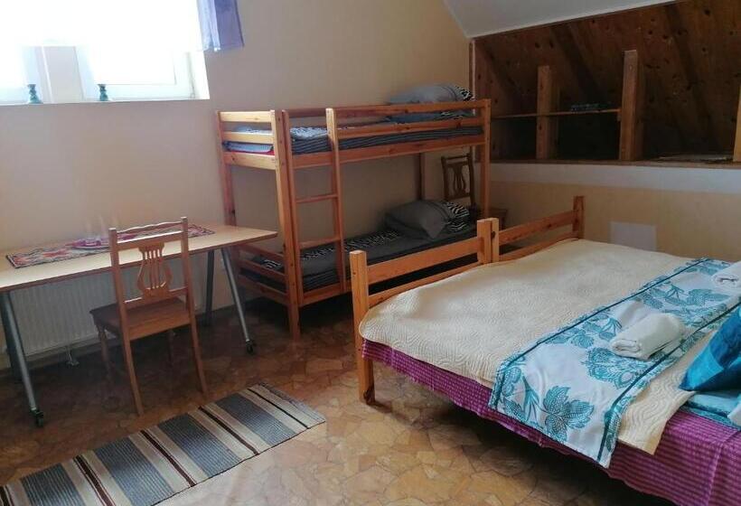 استودیو خانوادگی, 200m Sea Engure Kr Valdemāra 1