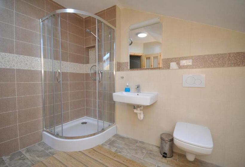 חדר סטנדרט לארבעה, Penzion Jendrál